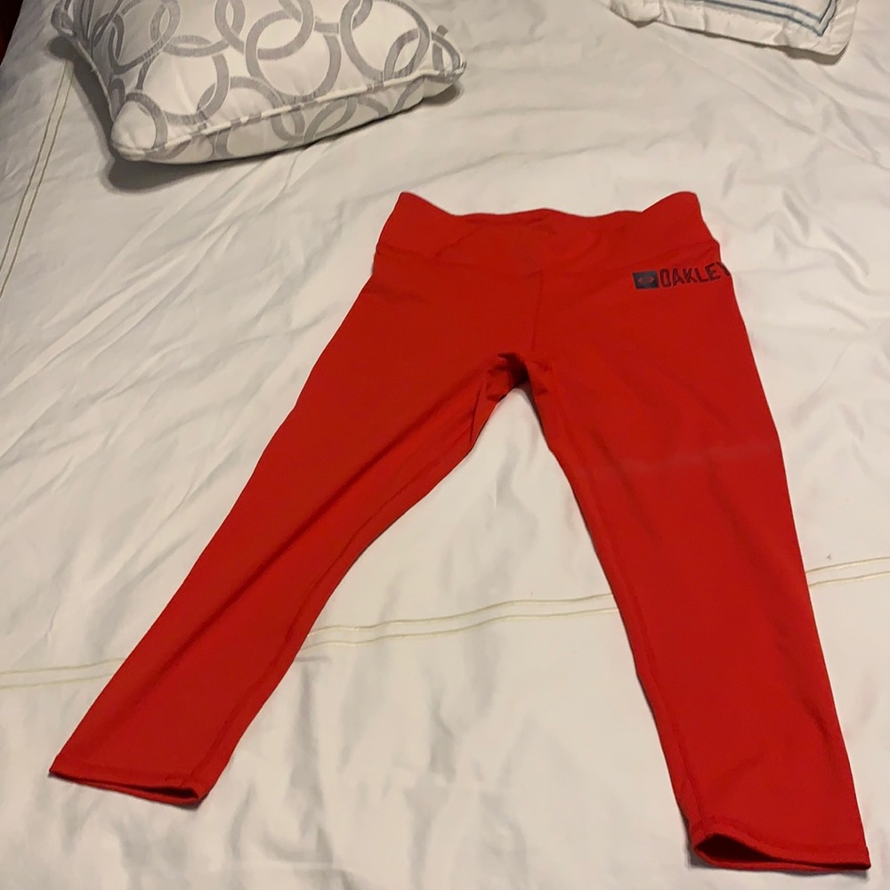 Red Oakley leggings